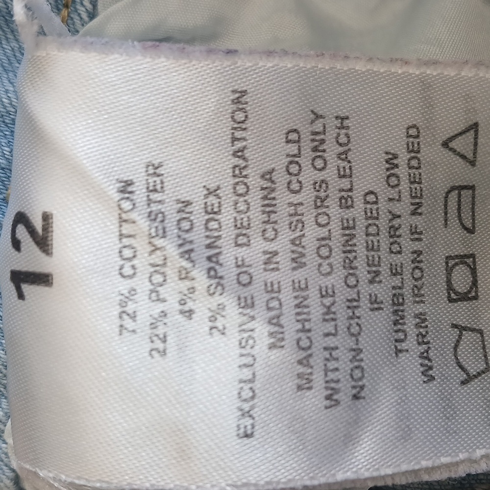 Celebrity  Light Blue Cropped Jeans with Distressed Hem Size 12 - Picture 3 of 8